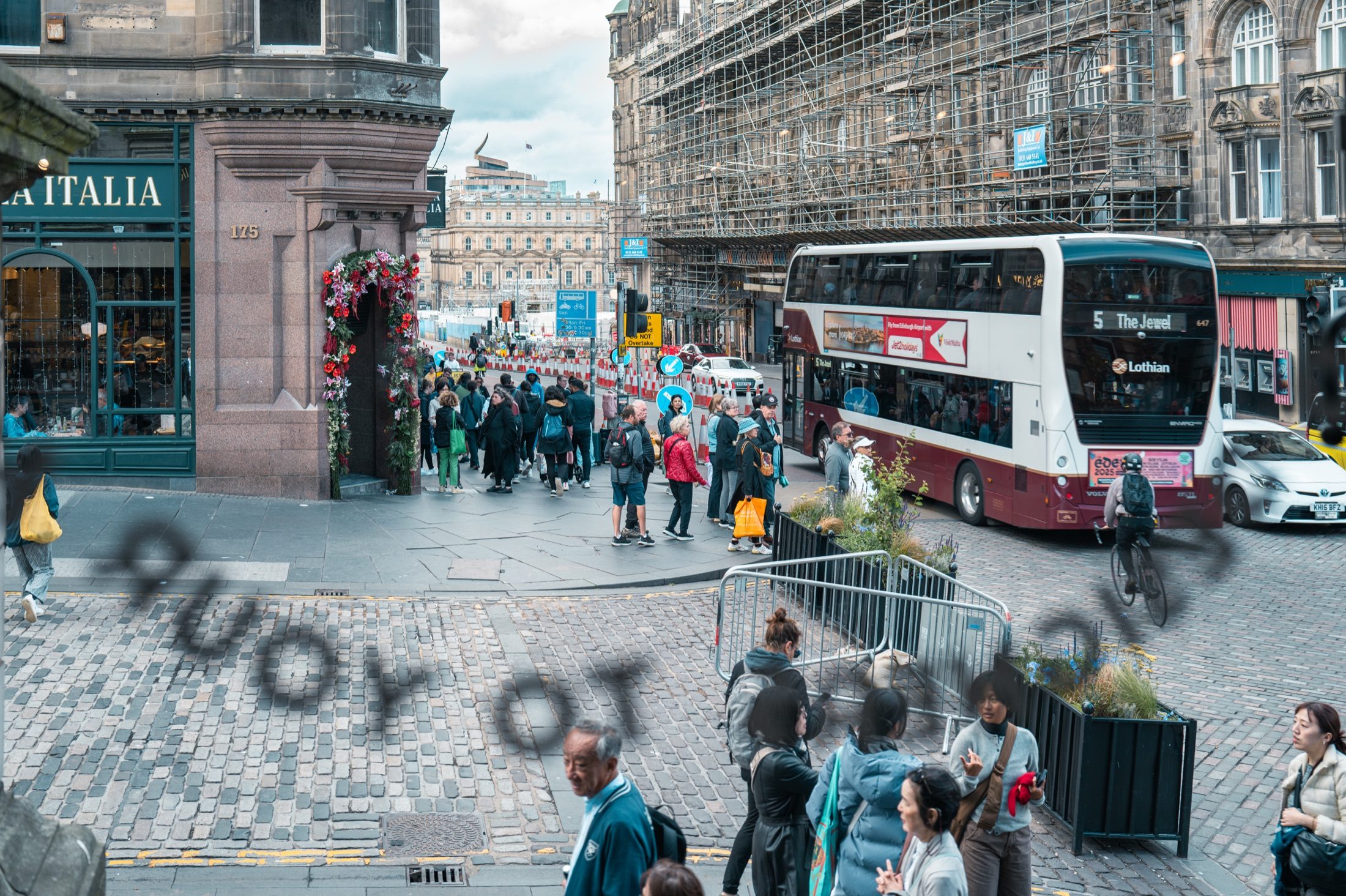Edinburgh photograph 2 of 27